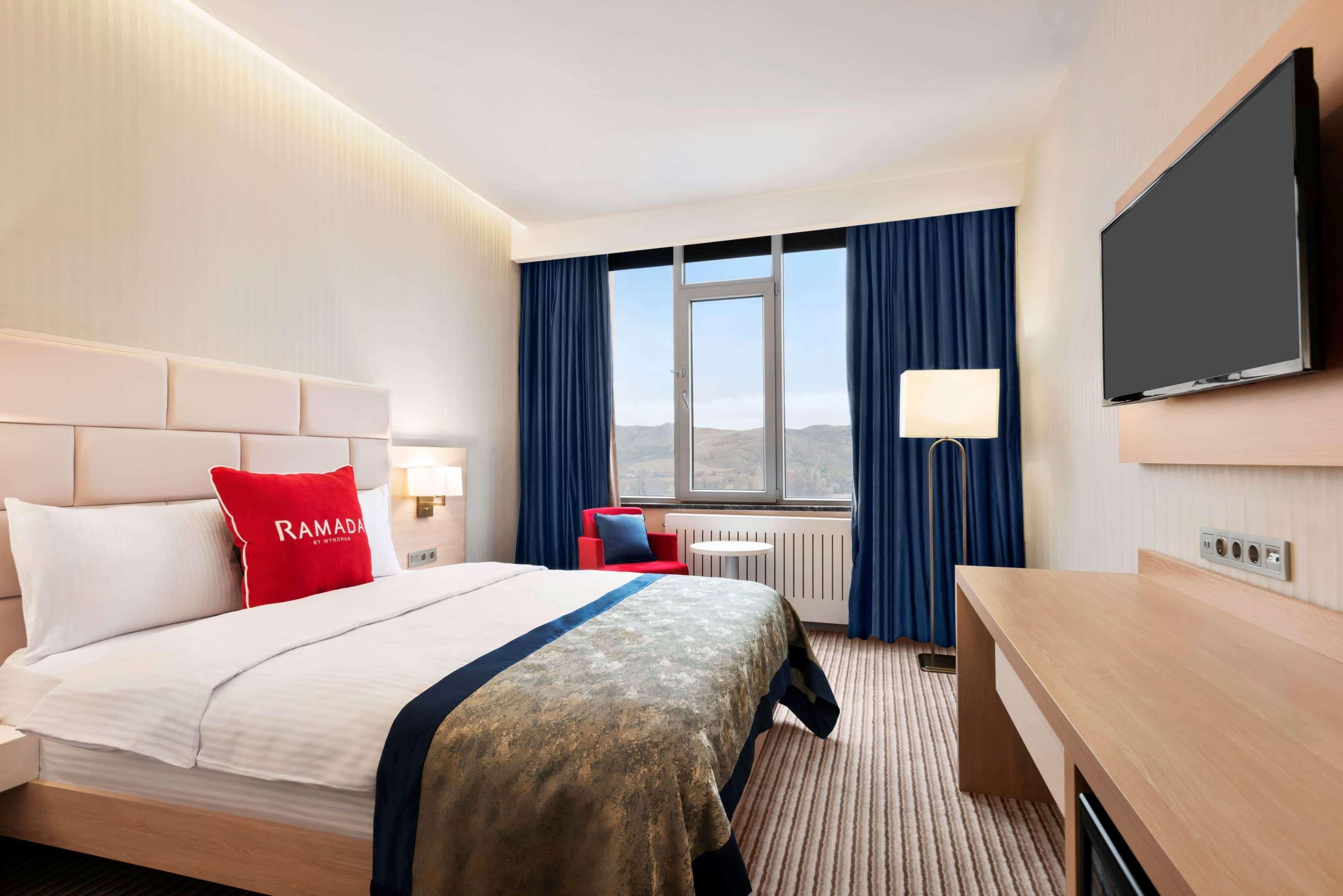 Hotel Ramada By Wyndham Sivas Zewnętrze zdjęcie