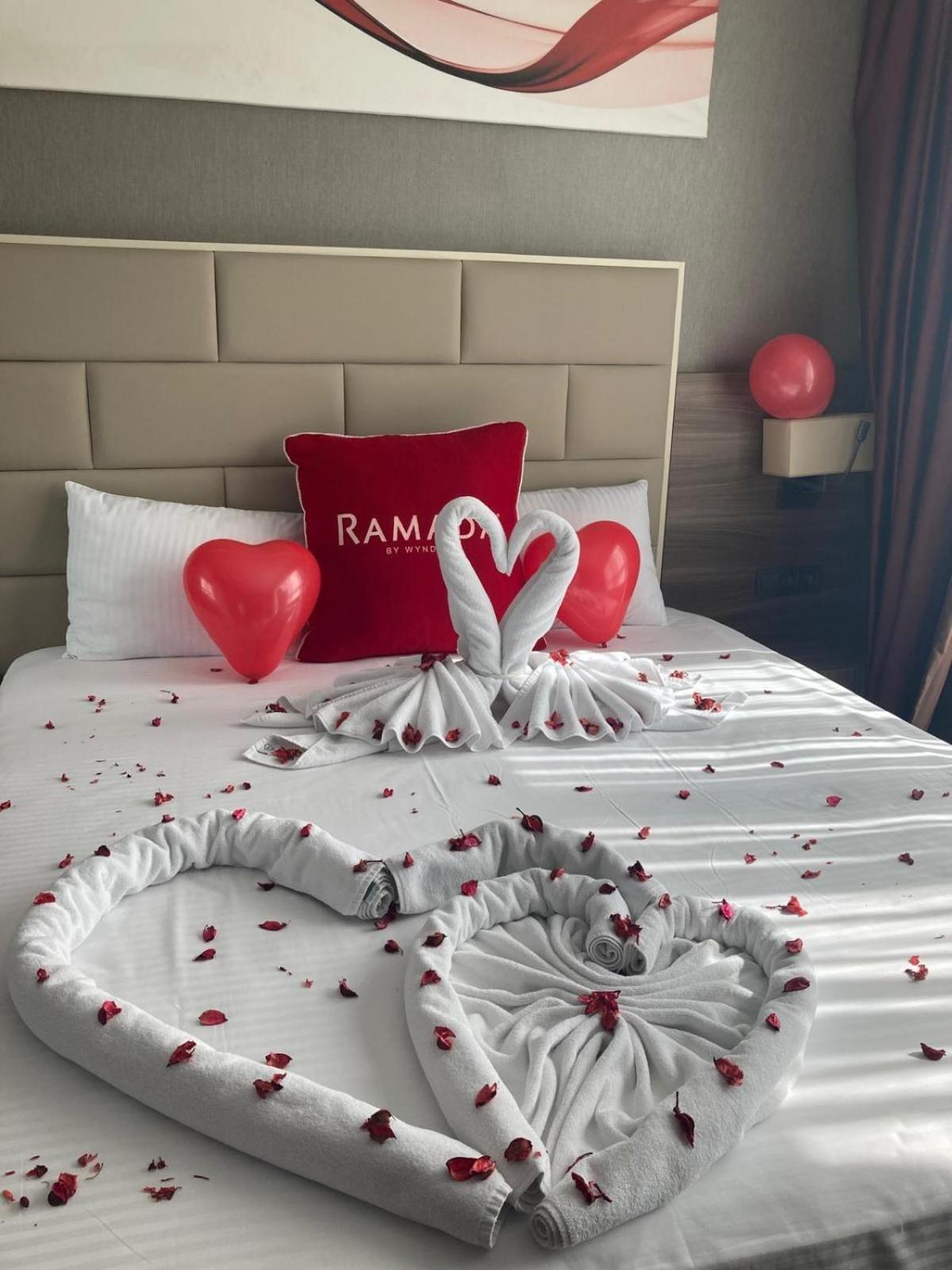 Hotel Ramada By Wyndham Sivas Zewnętrze zdjęcie
